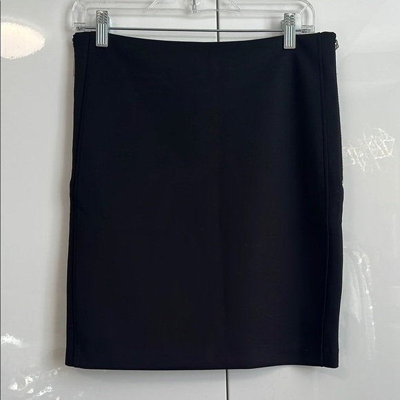 DYNAMITE Black Mini Skirt Side Zippers Stretch, Size M - Picture 1 of 7